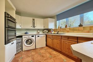 Kitchen- click for photo gallery